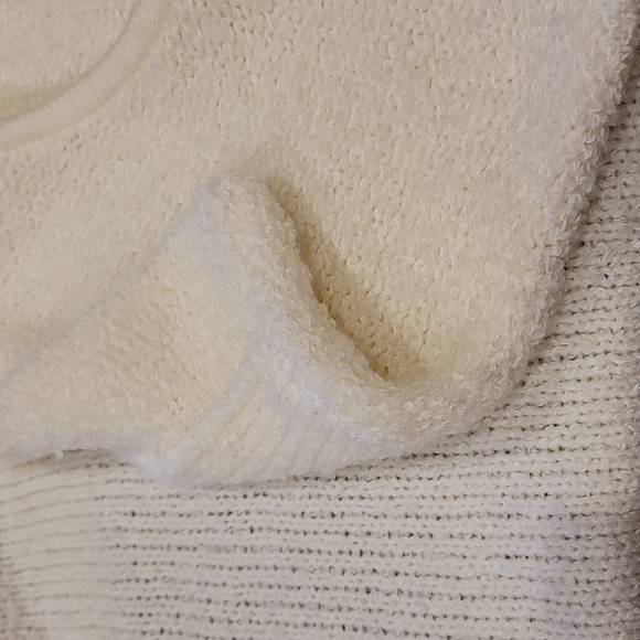 🦋Sideffects Open Boucle' Cardigan Medium, Winter White - Picture 7 of 7